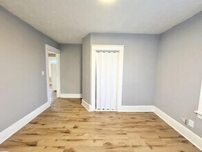 109 Birch St in Lewiston, ME - Building Photo - Building Photo