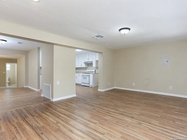 property at 2623 Irwin Dr