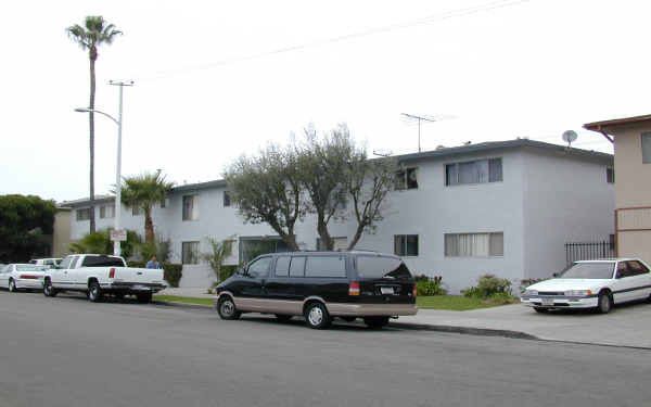 Ocean Terrace in Costa Mesa, CA - Foto de edificio - Building Photo