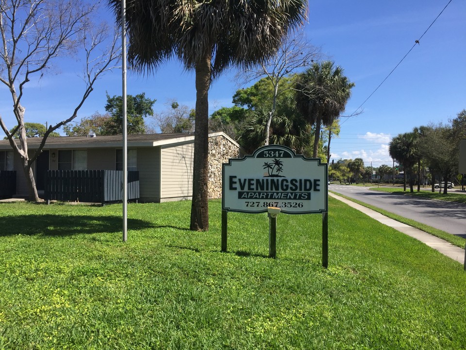 Eveningside Apartments in St. Petersburg, FL - Building Photo
