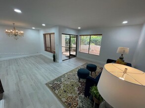 1616 Cypress Pointe Dr in Coral Springs, FL - Building Photo - Building Photo
