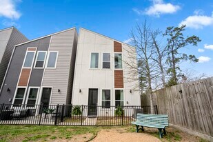 594 Janisch Rd in Houston, TX - Building Photo