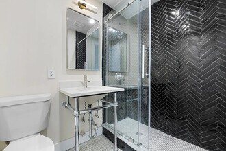 138 E 38th St, Unit 7F in New York, NY - Building Photo - Building Photo
