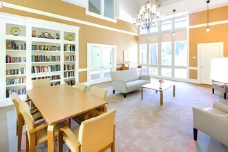 Regency Park in Guilderland, NY - Building Photo - Building Photo