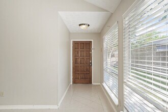 16107 Grassy Creek Dr in Houston, TX - Building Photo - Building Photo
