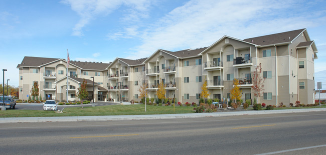 Vineyard Suites At Indian Creek in Caldwell, ID - Foto de edificio - Building Photo