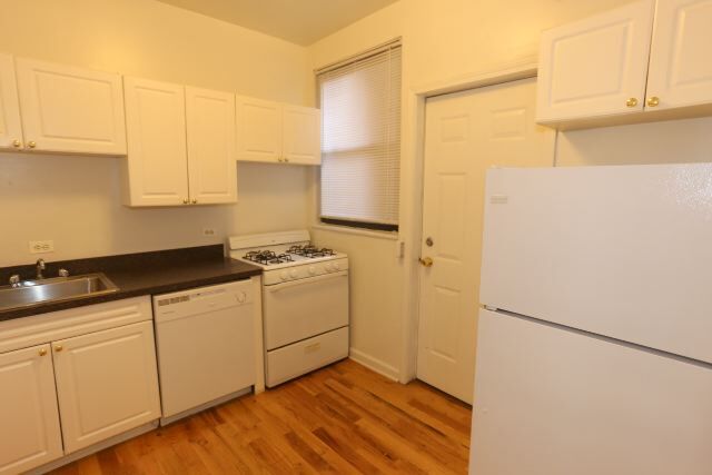 3720 N Pine Grove Ave in Chicago, IL - Building Photo - Building Photo