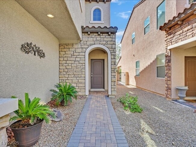 719 Orchard Course Dr in Las Vegas, NV - Building Photo - Building Photo