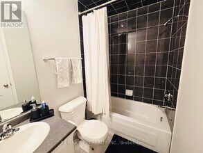 7208 Triumph Ln in Mississauga, ON - Building Photo - Building Photo