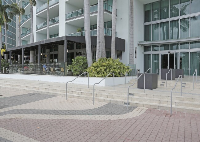 900-990 Biscayne Blvd in Miami, FL - Building Photo - Building Photo