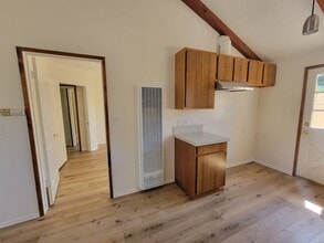 7249 Allott Ave, Unit 7249A in Van Nuys, CA - Building Photo - Building Photo