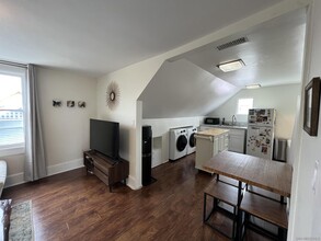 1525 Monroe Ave in San Diego, CA - Building Photo - Building Photo