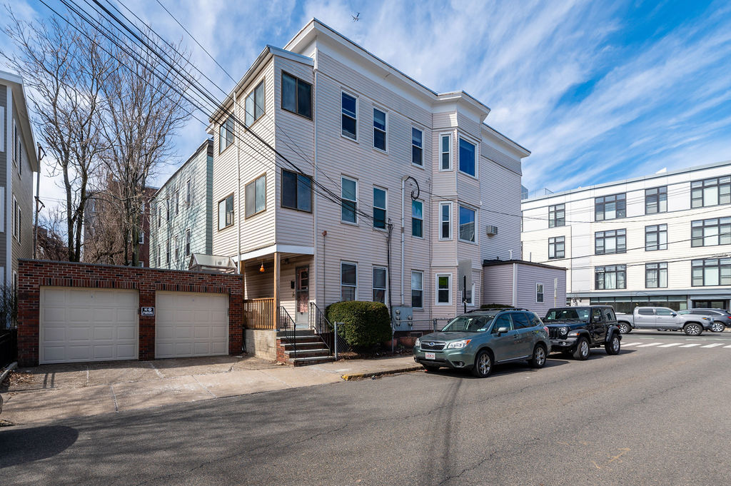 202 Washington St in Somerville, MA - Building Photo