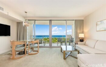 383 Kalaimoku St in Honolulu, HI - Building Photo - Building Photo