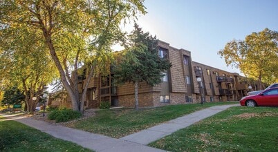 Legacy Village Apartments in Sioux Falls, SD - Foto de edificio - Building Photo
