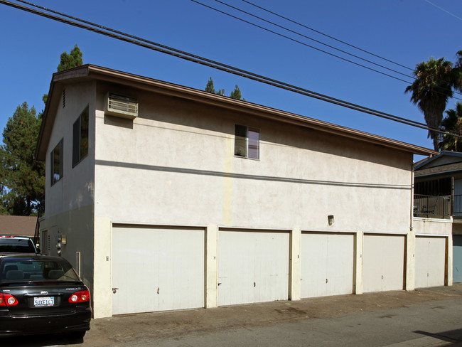 2048 S Nautical St in Anaheim, CA - Building Photo - Building Photo