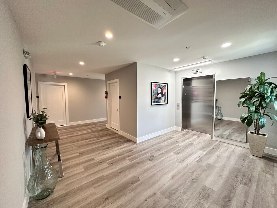 528 Black Rock Tpke, Unit 104 in Fairfield, CT - Foto de edificio