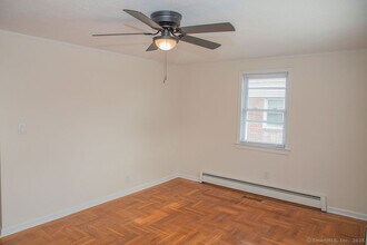 20 Beckwith Dr in Plainville, CT - Building Photo - Building Photo