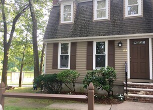 188 Wellman Ave in North Chelmsford, MA - Foto de edificio - Building Photo