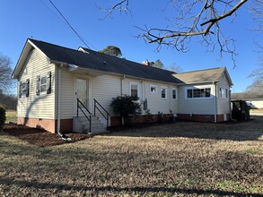 8501 Fairview Rd in Mint Hill, NC - Building Photo - Building Photo