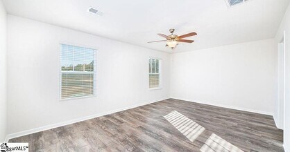 1 Southern Pne Dr in Greenville, SC - Building Photo - Building Photo