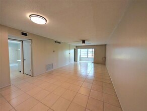 3463 Bee Ridge Rd in Sarasota, FL - Building Photo - Building Photo