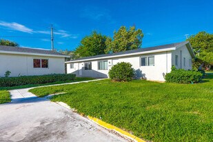 3496 48th Ln S in Lake Worth Beach, FL - Building Photo
