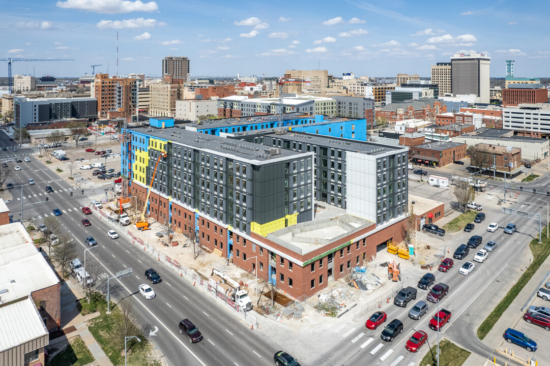 LivRed Lincoln - Student Living in Lincoln, NE - Building Photo