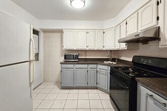 41 Alan Terrace in Jersey City, NJ - Building Photo - Building Photo