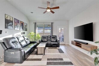 8607 Cottage Rose Dr in Austin, TX - Building Photo - Building Photo