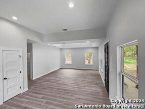 652 Apollo Dr in Canyon Lake, TX - Building Photo - Building Photo