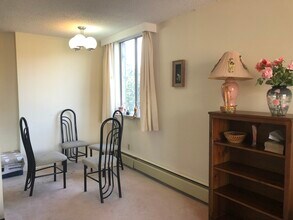 2016 Fullerton Av in North Vancouver, BC - Building Photo - Building Photo