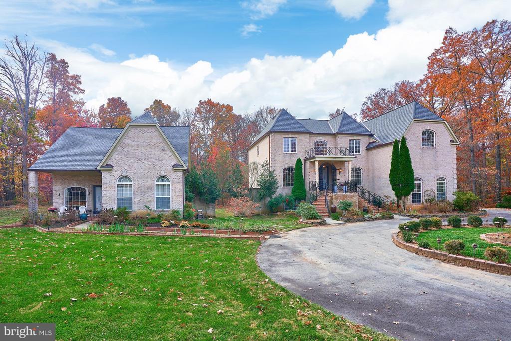 12815 Braddock Rd in Clifton, VA - Building Photo