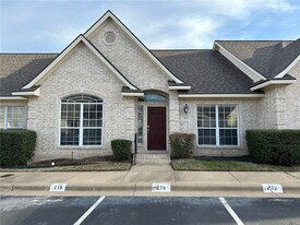 219 Fraternity Row in College Station, TX - Building Photo