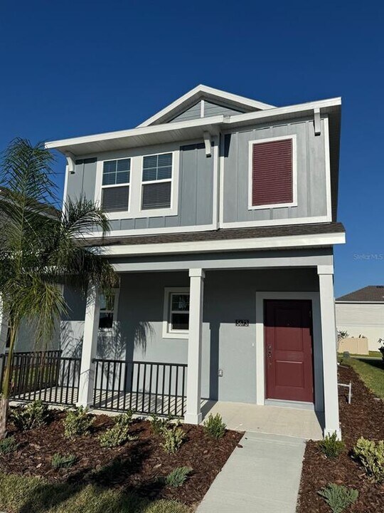 5673 LIVELINESS Aly in Clermont, FL - Building Photo