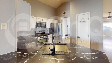 8771 S Desert Rainbow Dr in Tucson, AZ - Building Photo - Building Photo