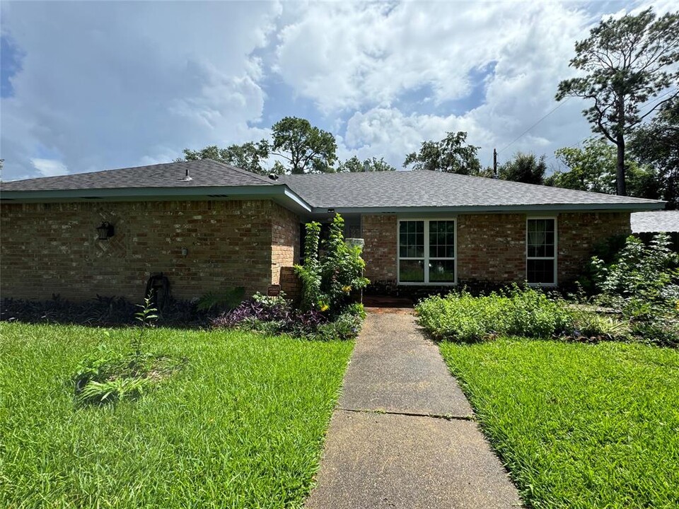 5714 Arbor Vitae Dr in Houston, TX - Building Photo