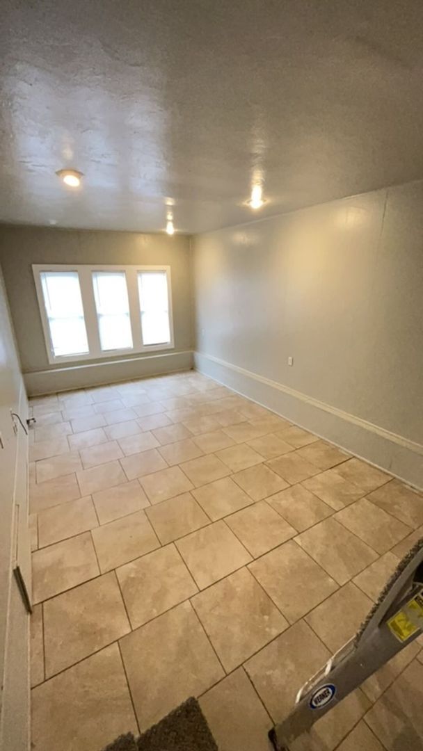 350 E Cottonwood Ave in Enid, OK - Building Photo - Building Photo