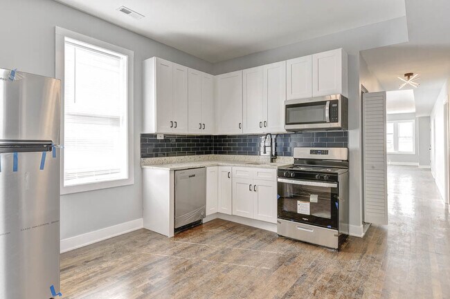 2935 N Lawndale Ave in Chicago, IL - Building Photo - Building Photo