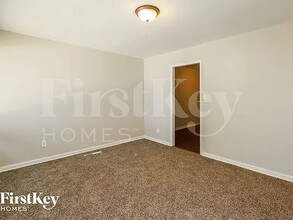 7405 E 49th Terrace in Kansas City, MO - Building Photo - Building Photo