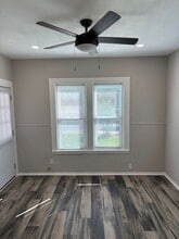 605 W 10th St in Georgetown, TX - Building Photo - Building Photo