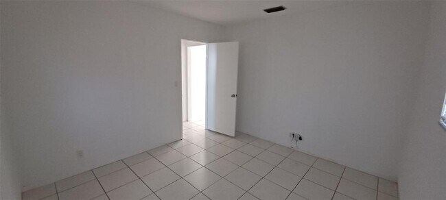 729 N 28th Ave, Unit 729-F in Hollywood, FL - Foto de edificio - Building Photo