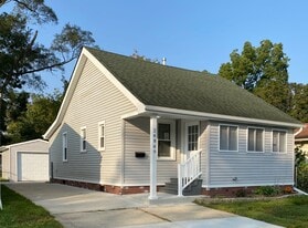 24849 Midland Ave in Redford Township, MI - Building Photo