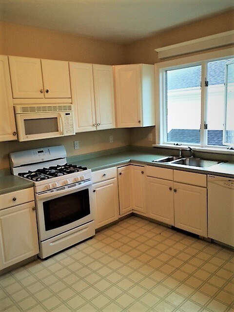 117 E Elm Ave, Unit #2 in Quincy, MA - Foto de edificio