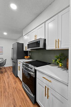 7615 E Quincy Ave, Unit 103 in Denver, CO - Building Photo - Building Photo