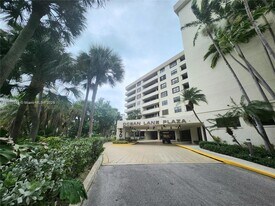 170 Ocean Ln Dr, Unit 906 in Key Biscayne, FL - Building Photo