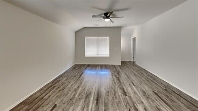 805 NE 105th St in Oklahoma City, OK - Building Photo - Building Photo