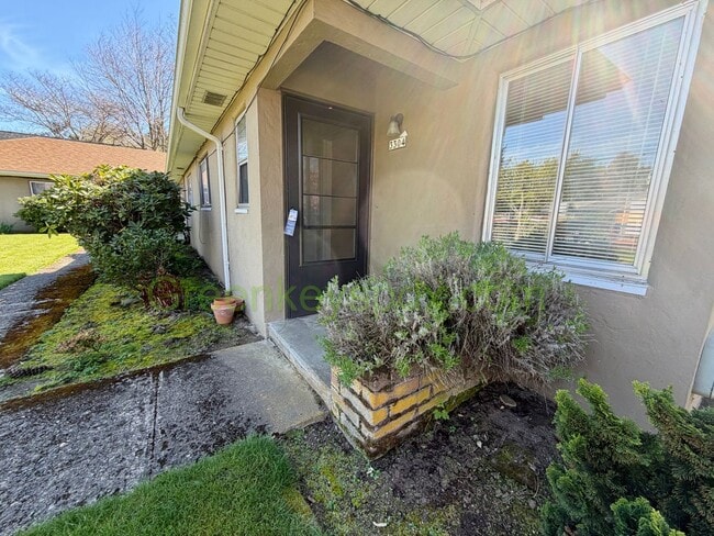 3304 SE Clinton St in Portland, OR - Building Photo - Building Photo