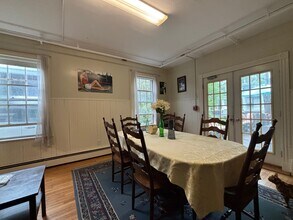 31 Ward Ave in Newport, RI - Building Photo - Building Photo