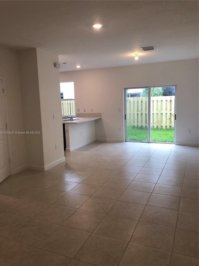 2610 SE 13th St in Homestead, FL - Building Photo - Building Photo